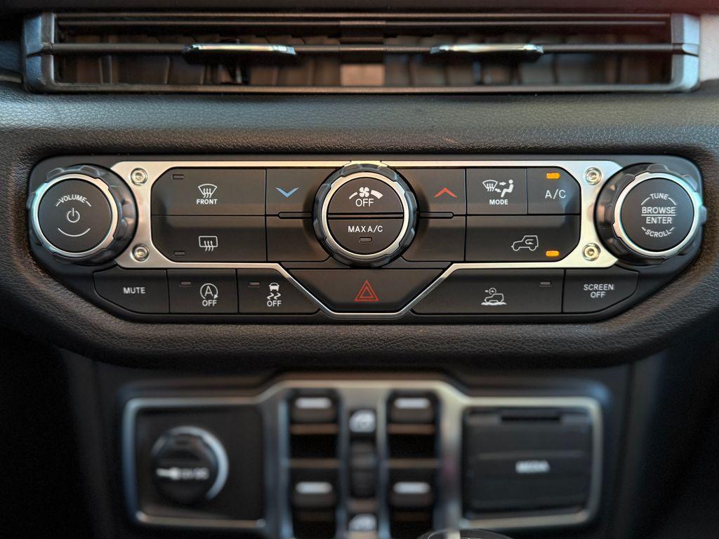 new 2026 Jeep Gladiator car, priced at $45,780