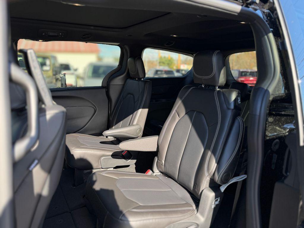 new 2026 Chrysler Pacifica car