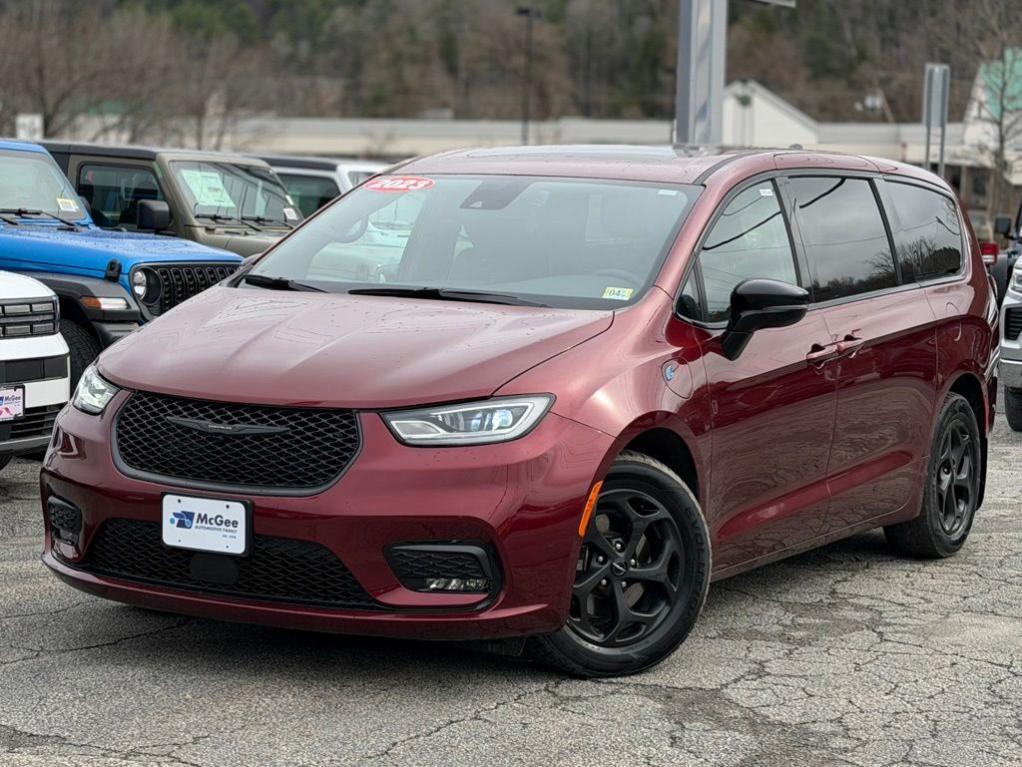 used 2023 Chrysler Pacifica Hybrid car, priced at $26,163