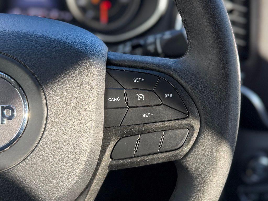 used 2022 Jeep Cherokee car, priced at $24,471