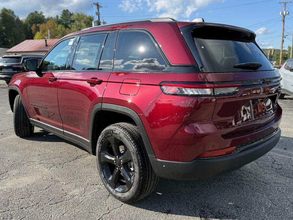 new 2025 Jeep Grand Cherokee car, priced at $45,645