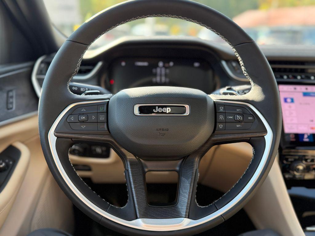 new 2025 Jeep Grand Cherokee car, priced at $45,645