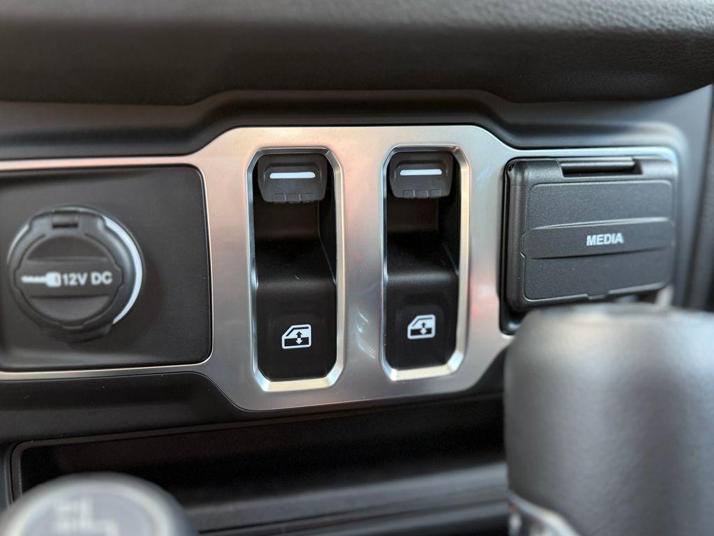 new 2025 Jeep Wrangler car, priced at $40,032