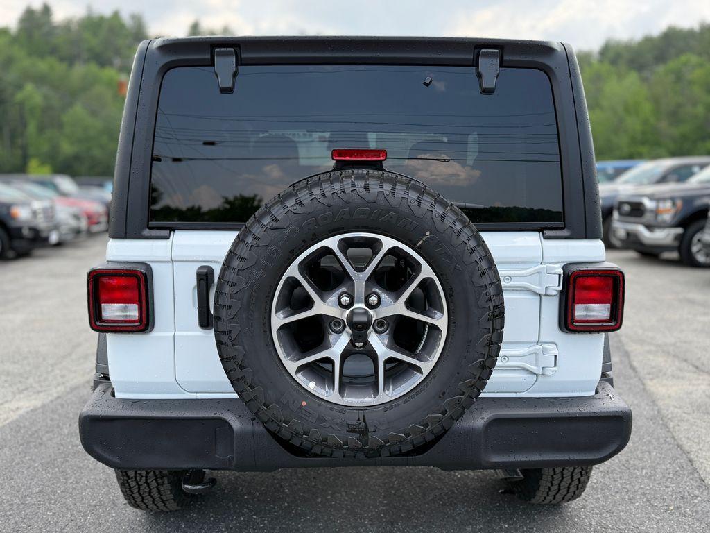 new 2025 Jeep Wrangler car, priced at $40,032