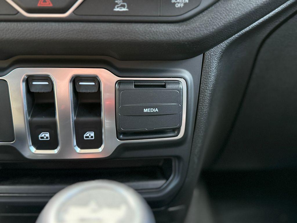 new 2025 Jeep Wrangler car, priced at $40,032