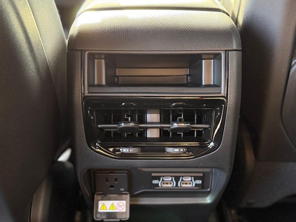 new 2025 Jeep Grand Cherokee car, priced at $40,644