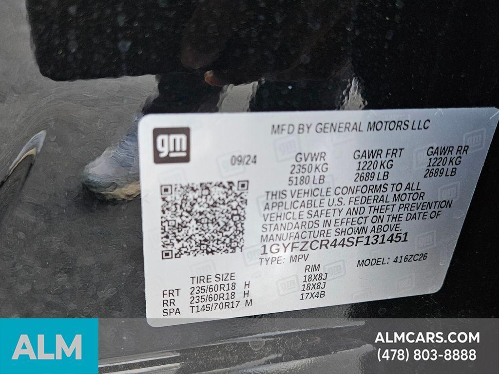 used 2025 Cadillac XT4 car, priced at $34,320