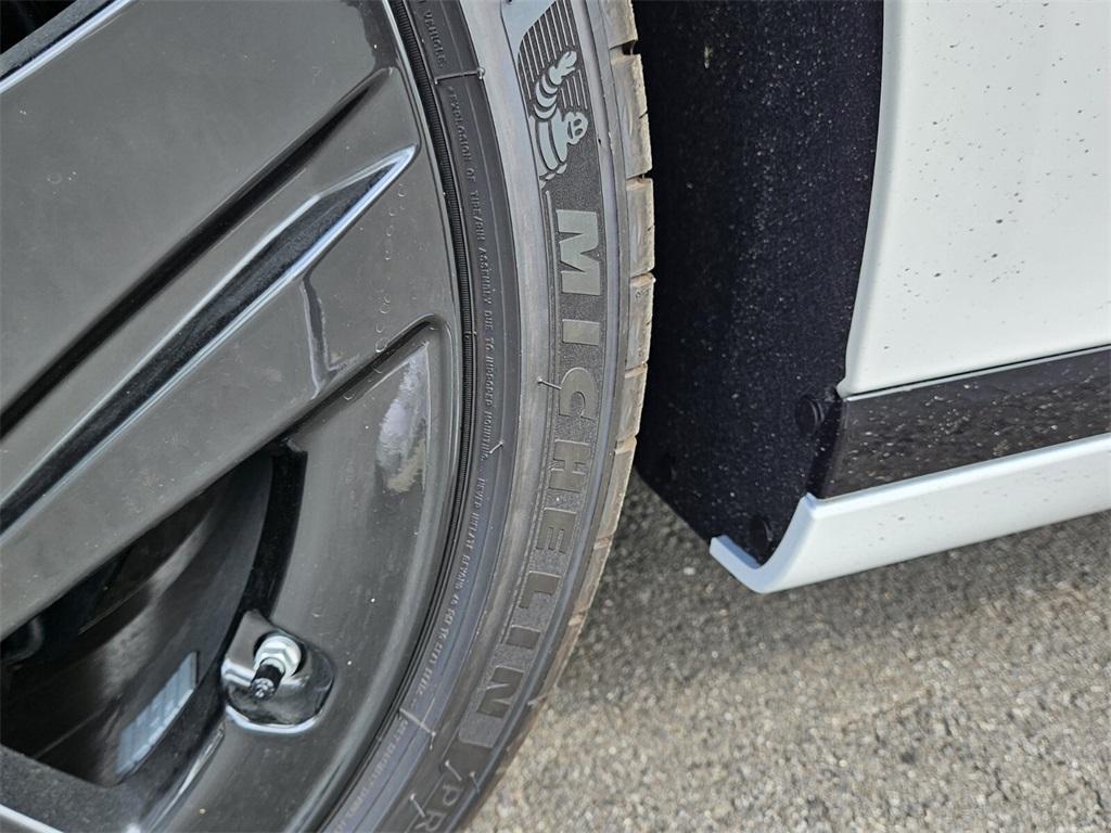 new 2026 Genesis G90 car, priced at $104,890