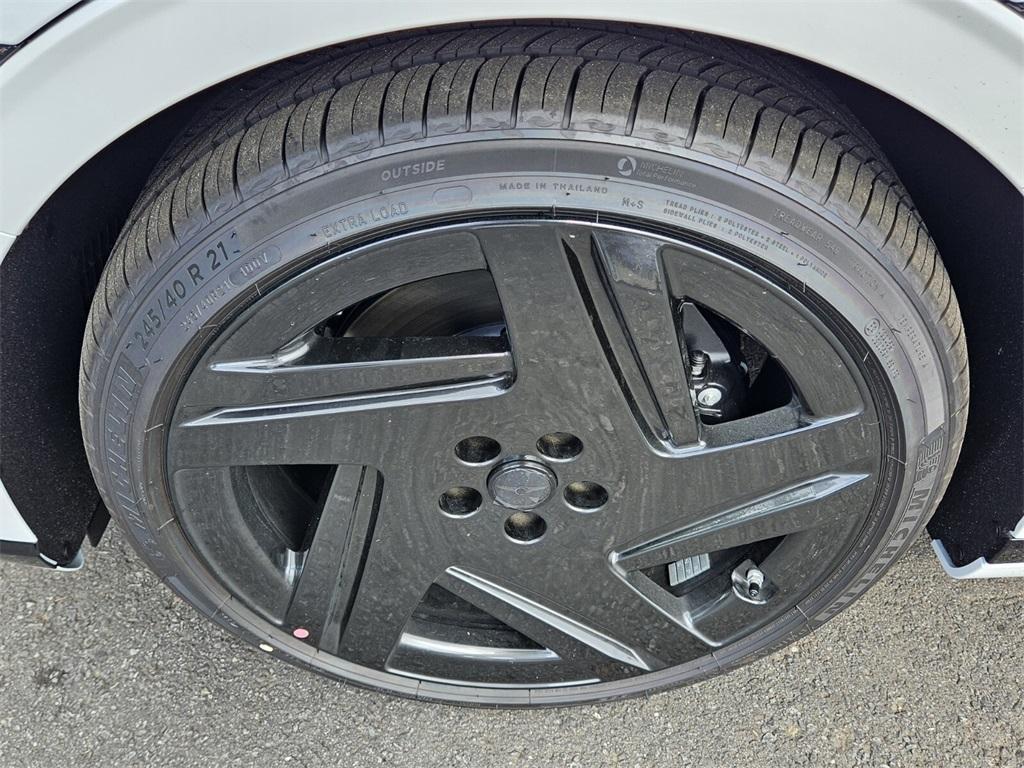 new 2026 Genesis G90 car, priced at $104,890