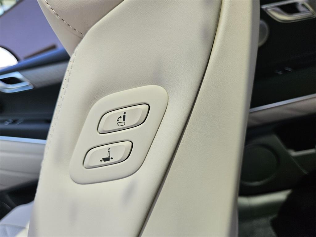 new 2026 Genesis GV80 car, priced at $85,090