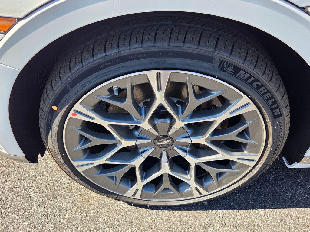 new 2026 Genesis G90 car, priced at $101,684