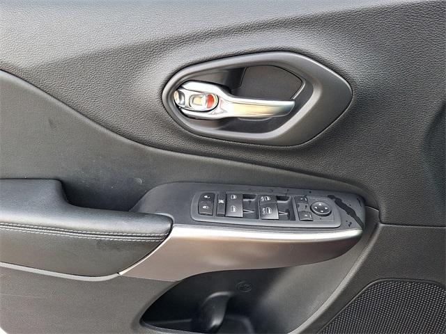 used 2020 Jeep Cherokee car, priced at $18,999