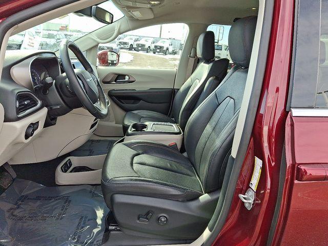used 2020 Chrysler Pacifica car, priced at $25,999