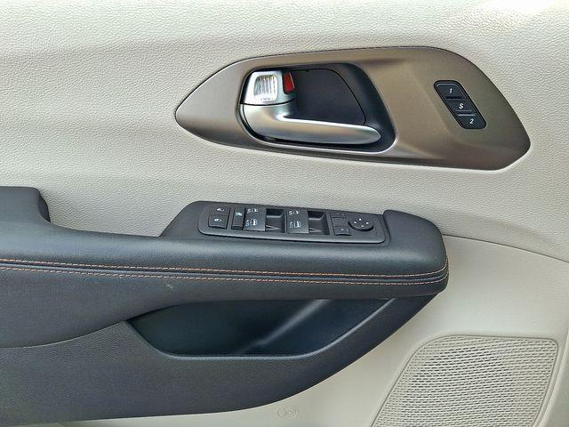 used 2020 Chrysler Pacifica car, priced at $25,999