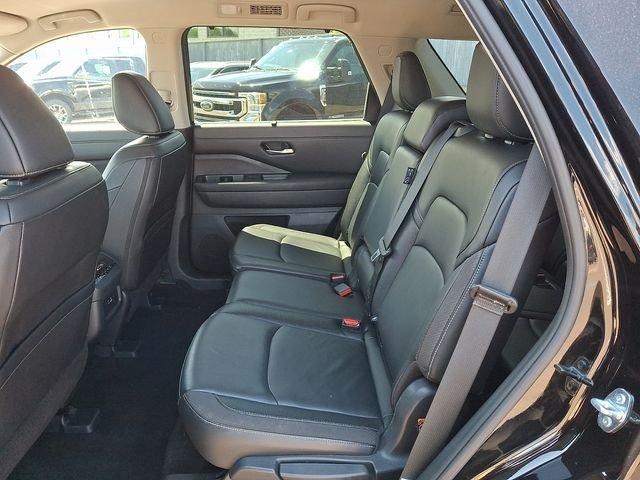 used 2025 Nissan Pathfinder car, priced at $33,399