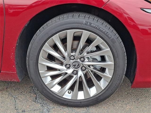 used 2022 Lexus ES 300h car, priced at $42,399