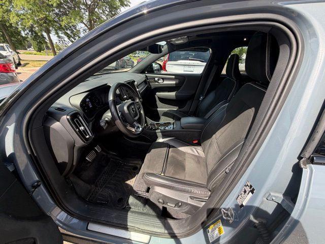 used 2021 Volvo XC40 car, priced at $21,304
