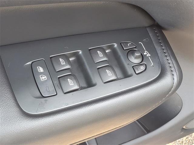 used 2025 Volvo XC60 car, priced at $38,300