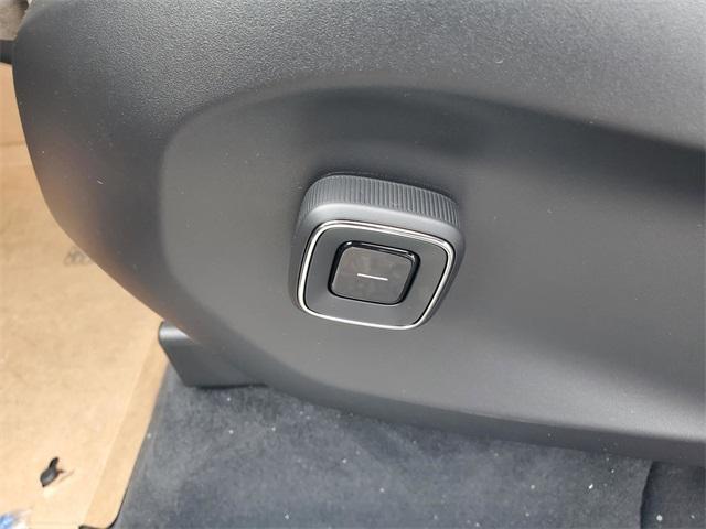 new 2025 Volvo EX90 car, priced at $83,034