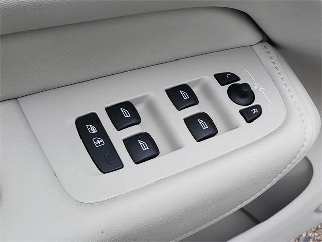 new 2026 Volvo XC60 car, priced at $61,435