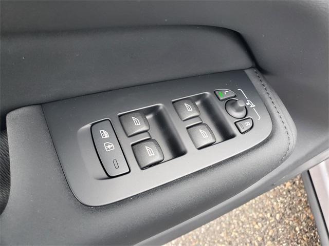 new 2026 Volvo XC60 car, priced at $55,985