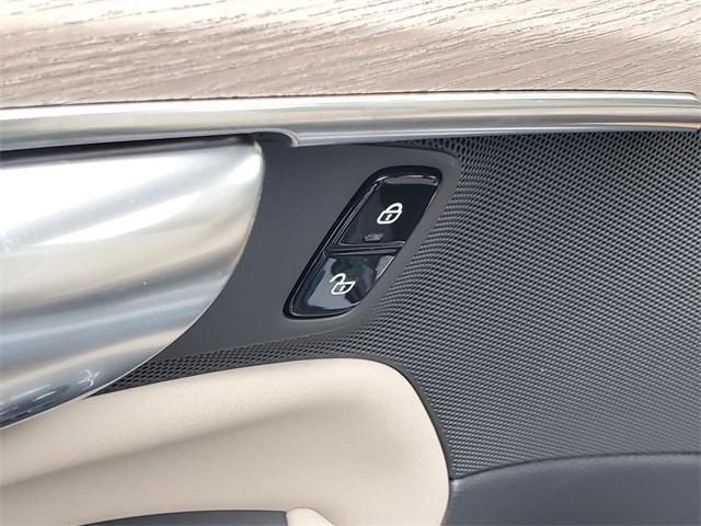 new 2026 Volvo XC90 car, priced at $73,950