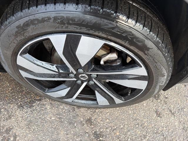 used 2023 Volvo XC40 car, priced at $32,220