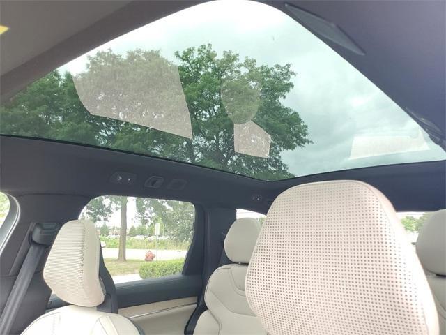 new 2025 Volvo EX90 car, priced at $89,590