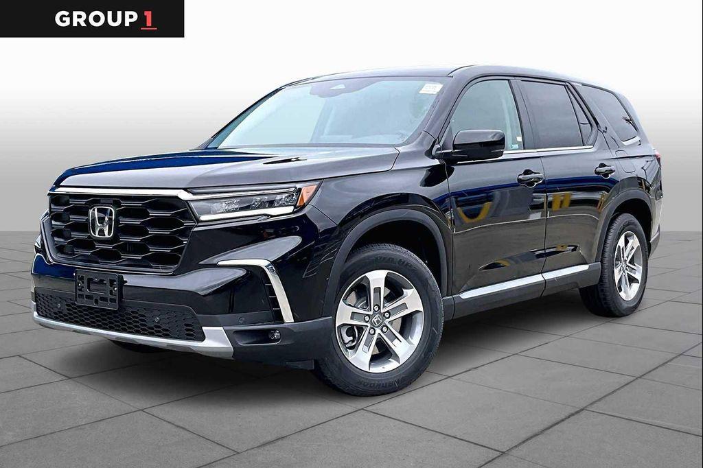 new 2025 Honda Pilot car, priced at $43,600