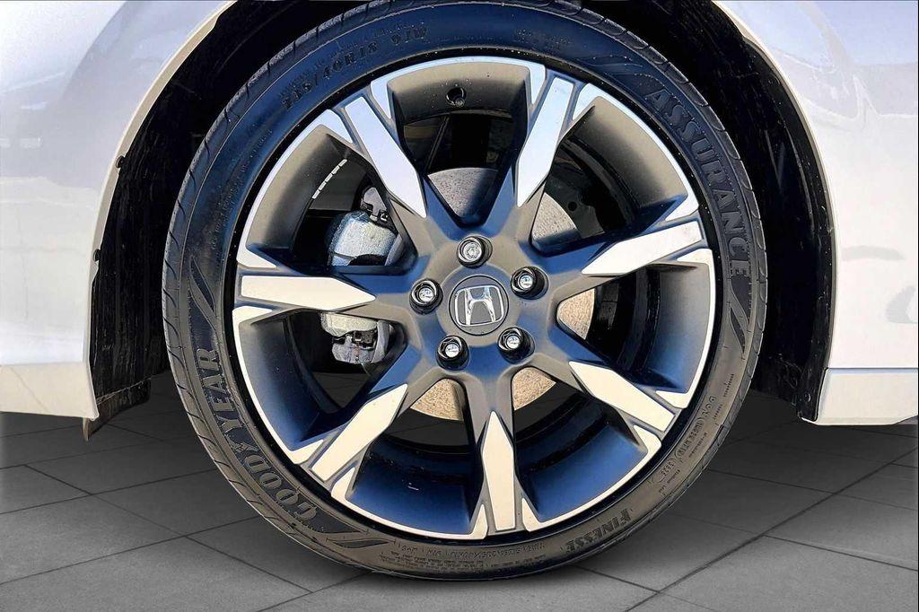 new 2026 Honda Civic Hybrid car, priced at $33,147