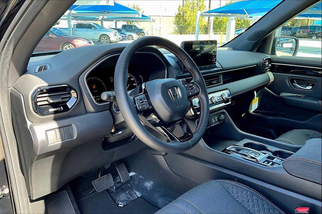 new 2025 Honda Pilot car, priced at $41,907