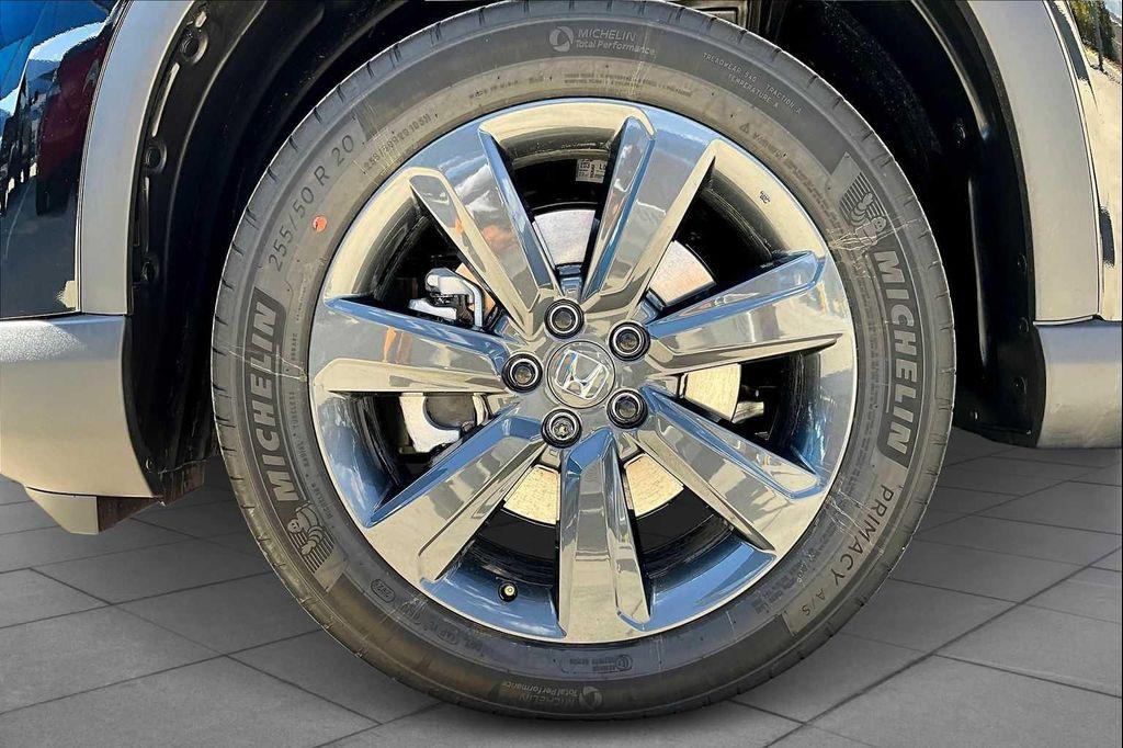 new 2025 Honda Pilot car, priced at $41,907