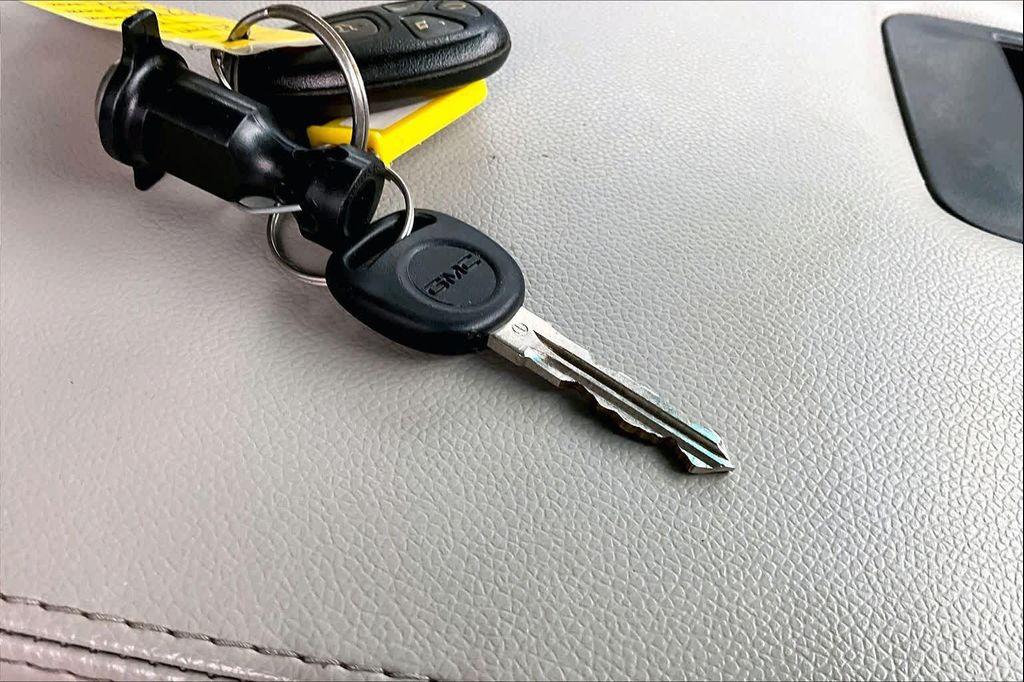 used 2009 GMC Yukon XL car, priced at $5,995