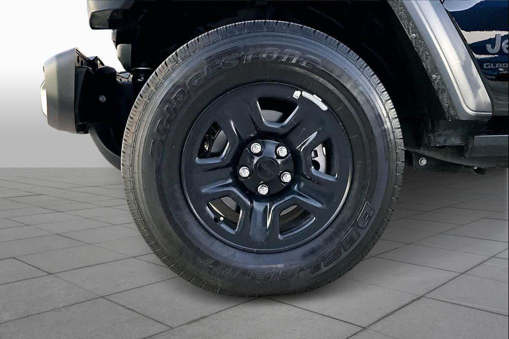 used 2024 Jeep Gladiator car, priced at $32,215