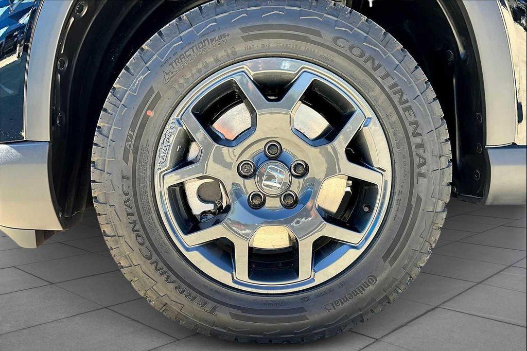 new 2025 Honda Pilot car, priced at $47,933