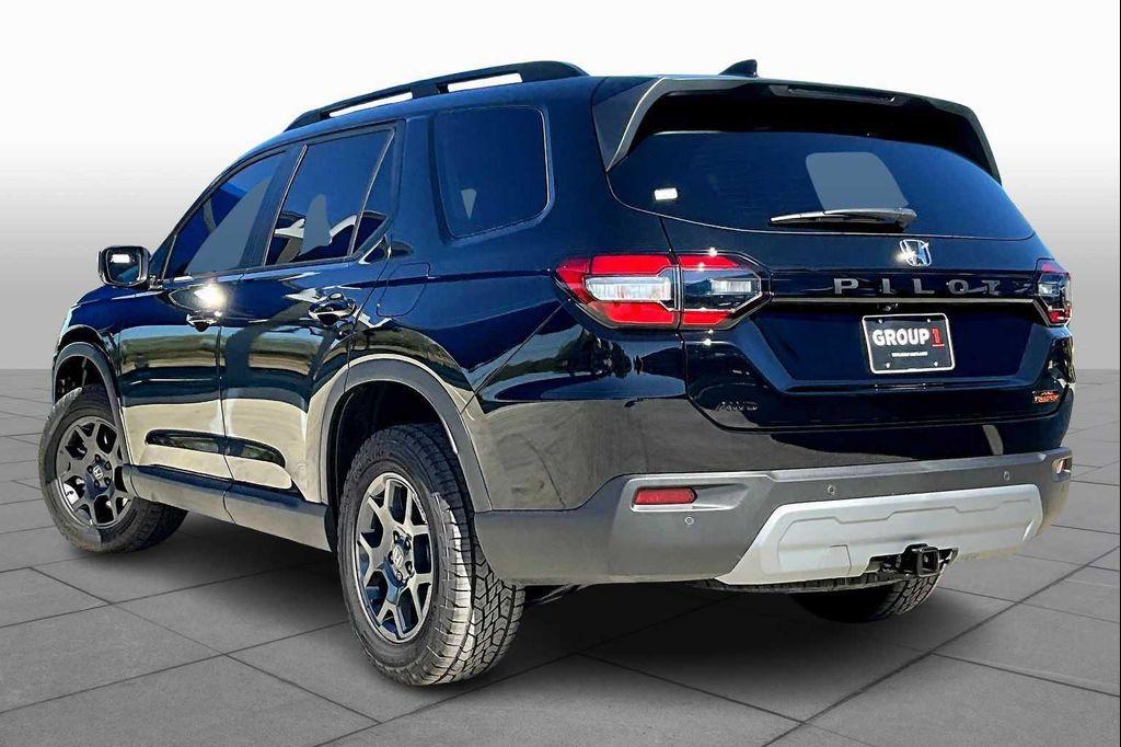 new 2025 Honda Pilot car, priced at $47,933