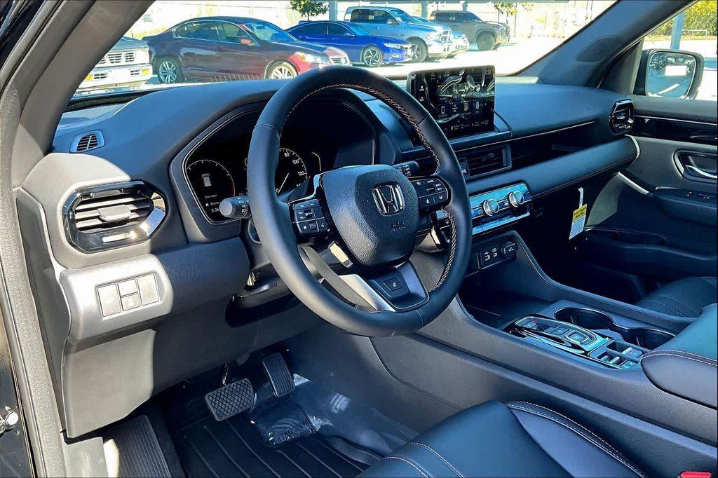new 2025 Honda Pilot car, priced at $47,933
