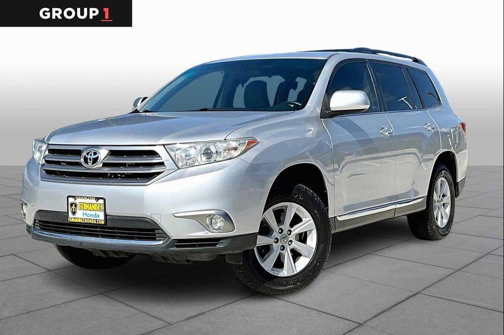 used 2013 Toyota Highlander car, priced at $11,988