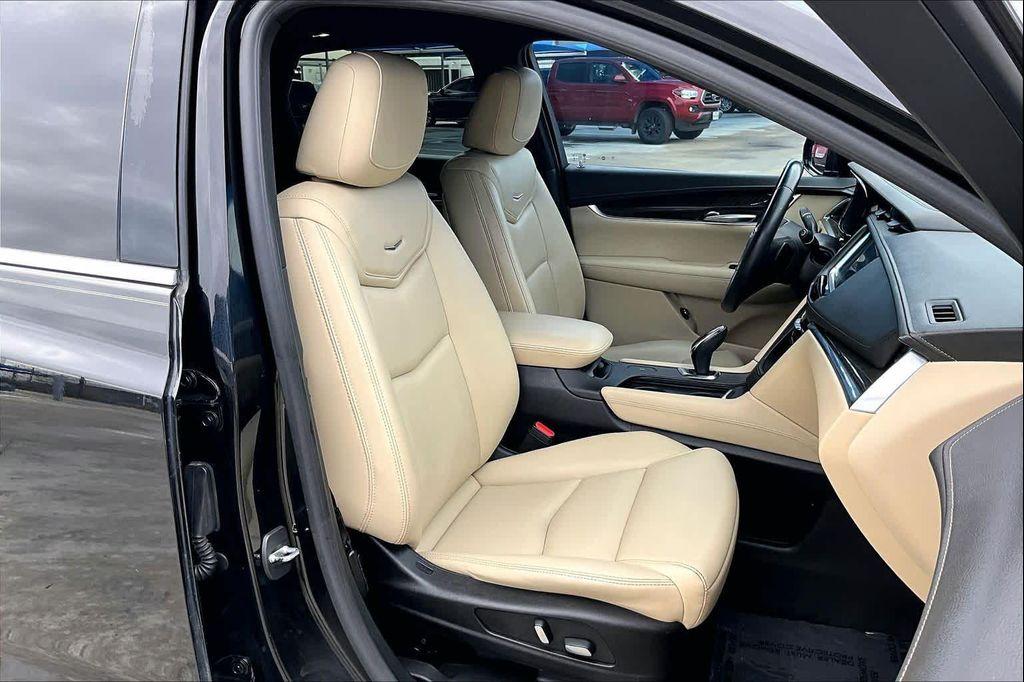 used 2018 Cadillac XT5 car, priced at $10,959