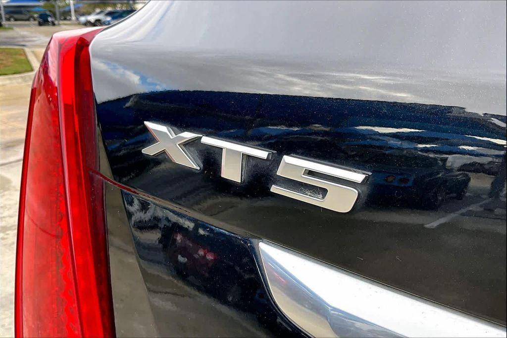 used 2018 Cadillac XT5 car, priced at $10,959