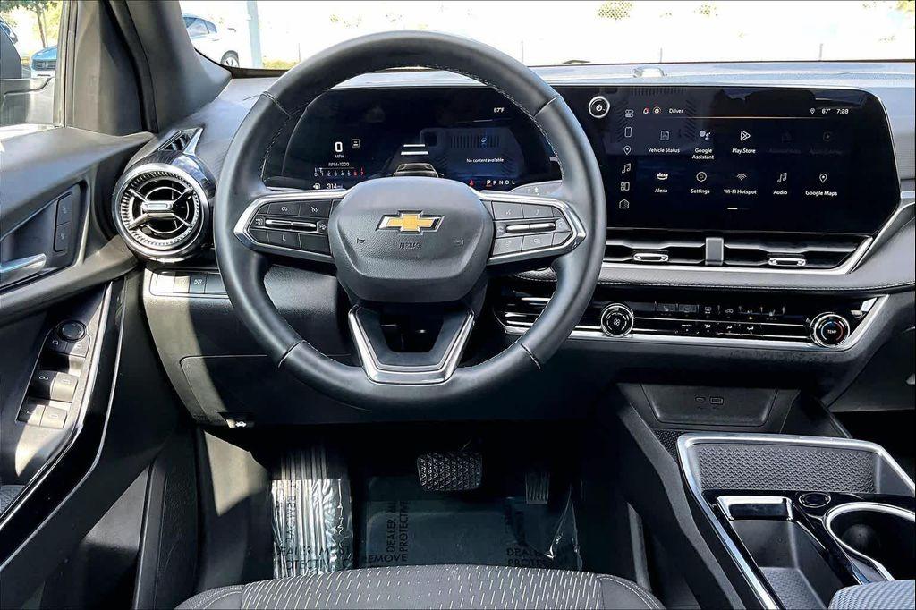 used 2025 Chevrolet Equinox car, priced at $23,200