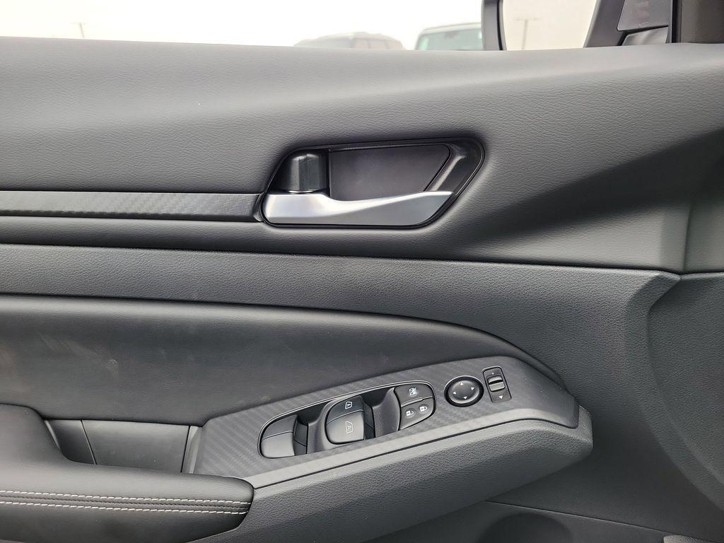 new 2025 Nissan Altima car