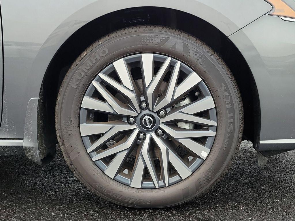 new 2025 Nissan Altima car