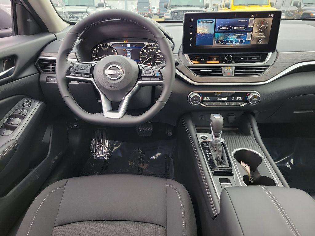 new 2025 Nissan Altima car