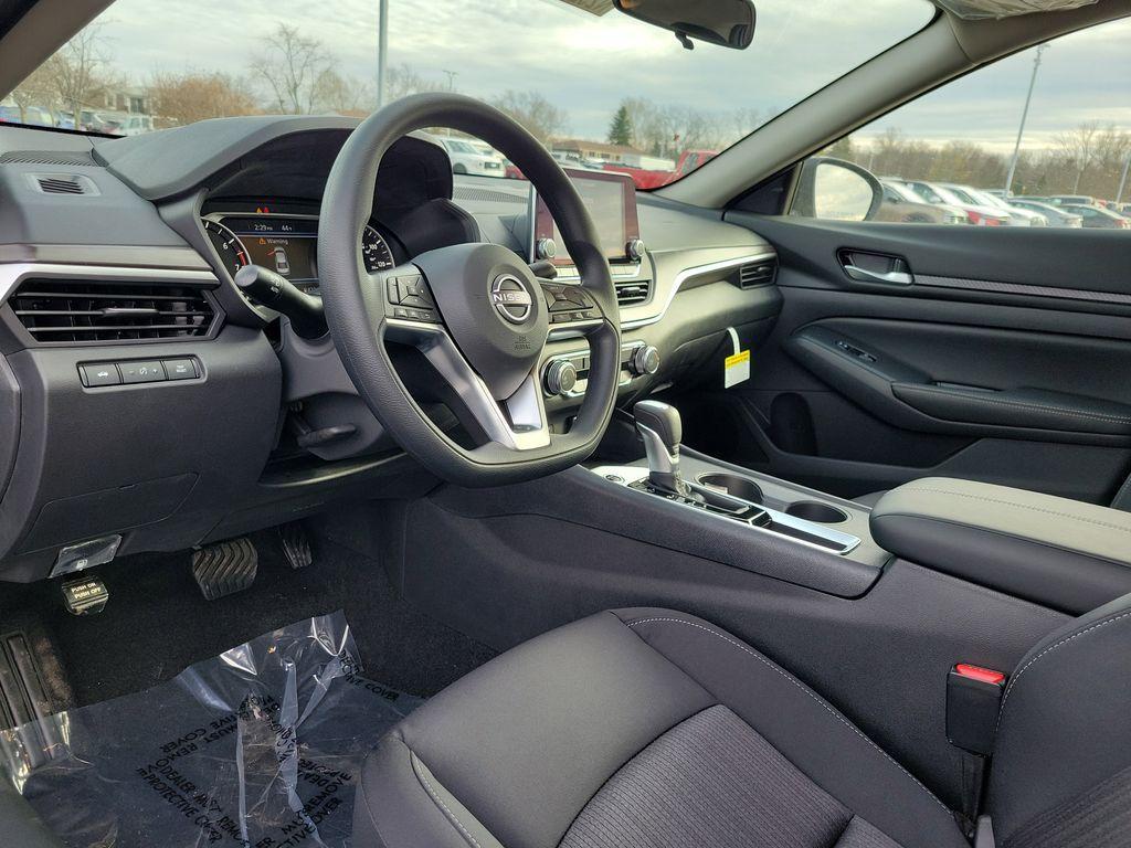 new 2025 Nissan Altima car