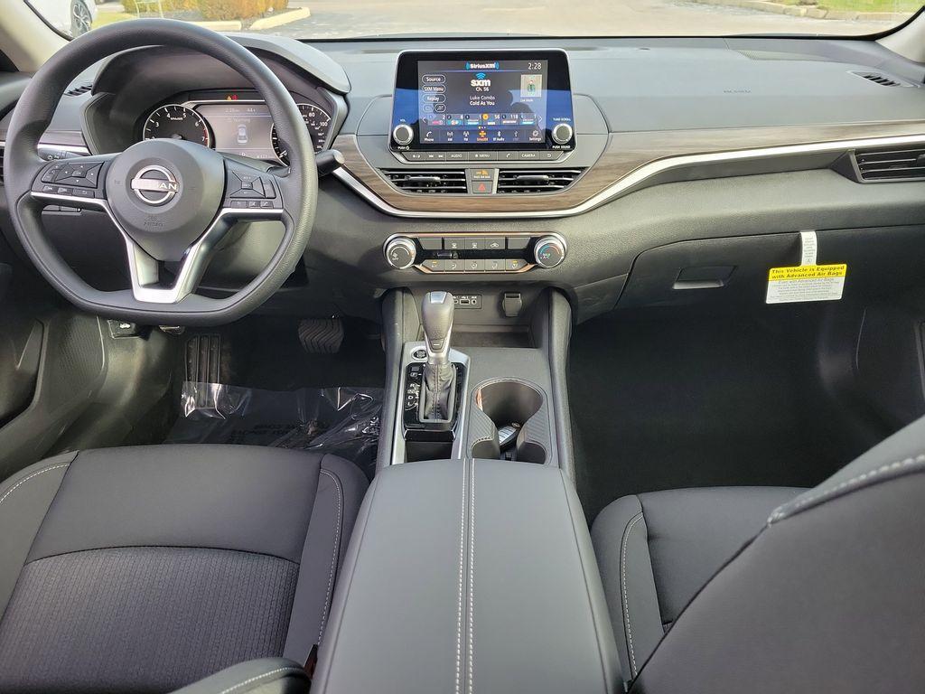 new 2025 Nissan Altima car