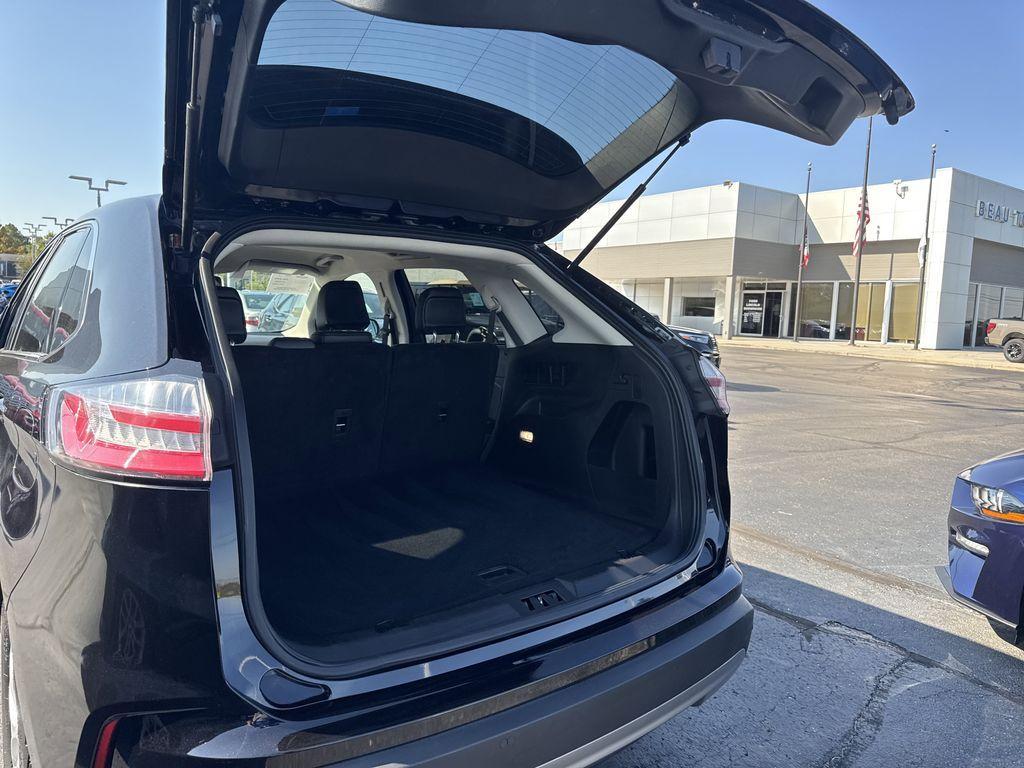 used 2024 Ford Edge car, priced at $24,995