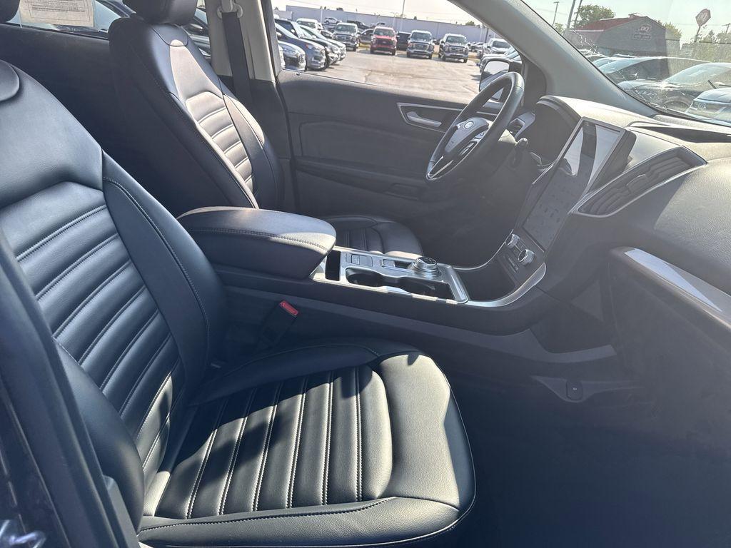 used 2024 Ford Edge car, priced at $24,995