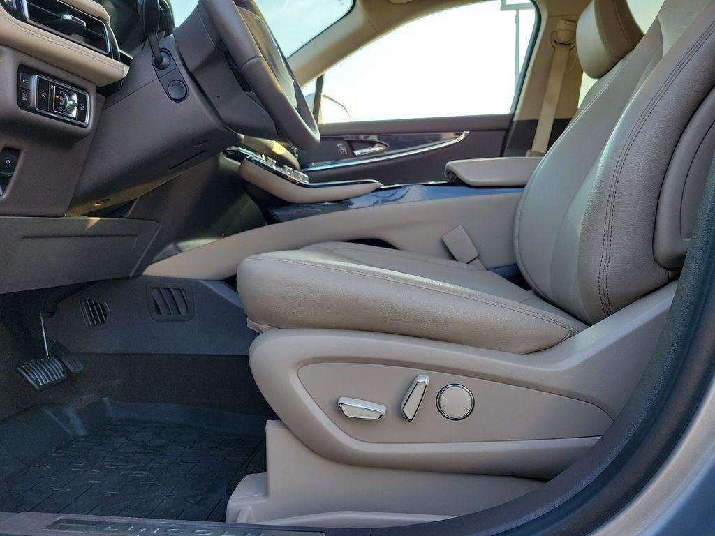 used 2023 Lincoln Nautilus car, priced at $33,995