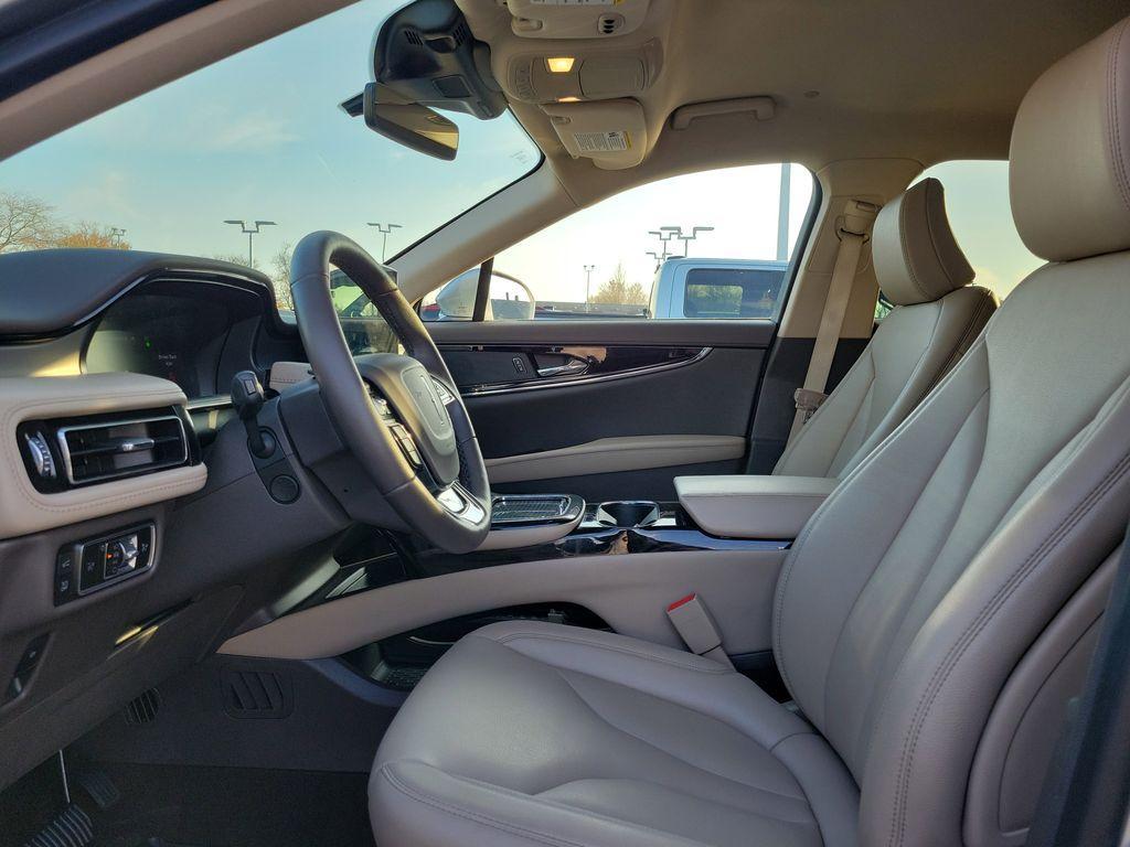 used 2023 Lincoln Nautilus car, priced at $33,995